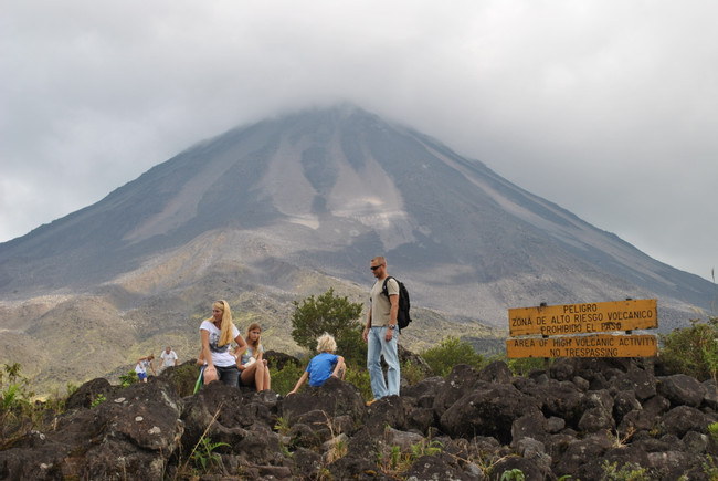 Caminata en el Volcán Arenal photo