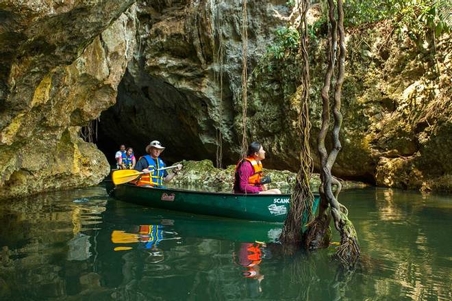 Barton Creek Cave Canoe Tour, Belize
