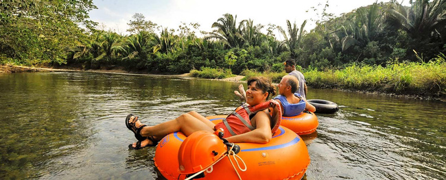 Aventura en Canoa por las Cuevas en el Río Macal Photo