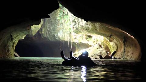 Tubing en caverna y Zoológico de Belice