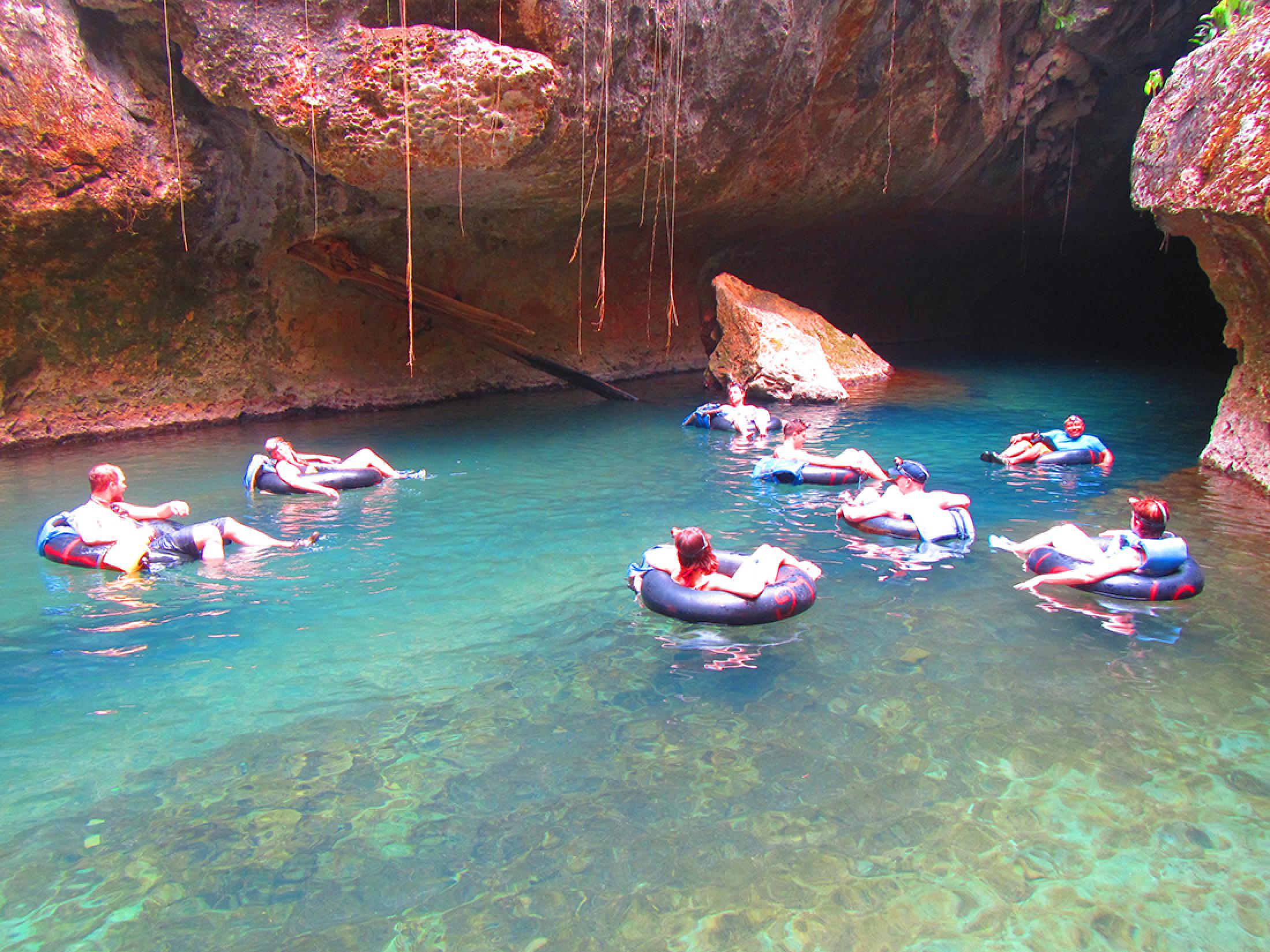 Cave Tubing & Xunantunich Maya Temples - Cayo, Belize