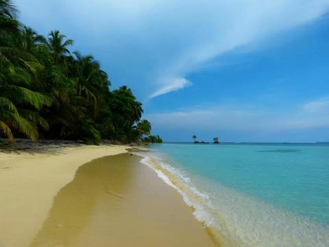 Cayo Zapatilla One Day Tour Panama