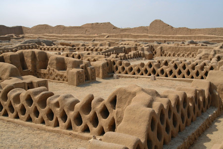 Tour Chan Chan, Huaca El Dragón y Huanchaco photo 2
