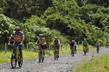 Combo Biking and Kayaking at the Arenal Lake photo 2