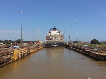 Complete Transit of the Panama Canal photo 4