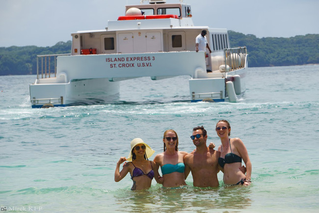 Ferri a la Isla Contadora photo