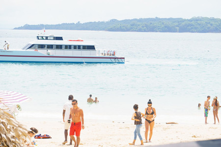 Ferri a la Isla Contadora photo 3