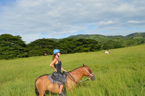 Cabalgata por la Hacienda El Cenízaro