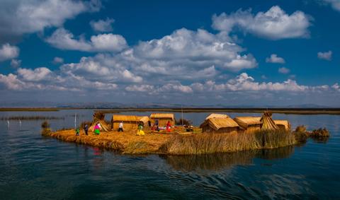 2 Días/1 Noche de alojamiento con una familia en Islas Uros