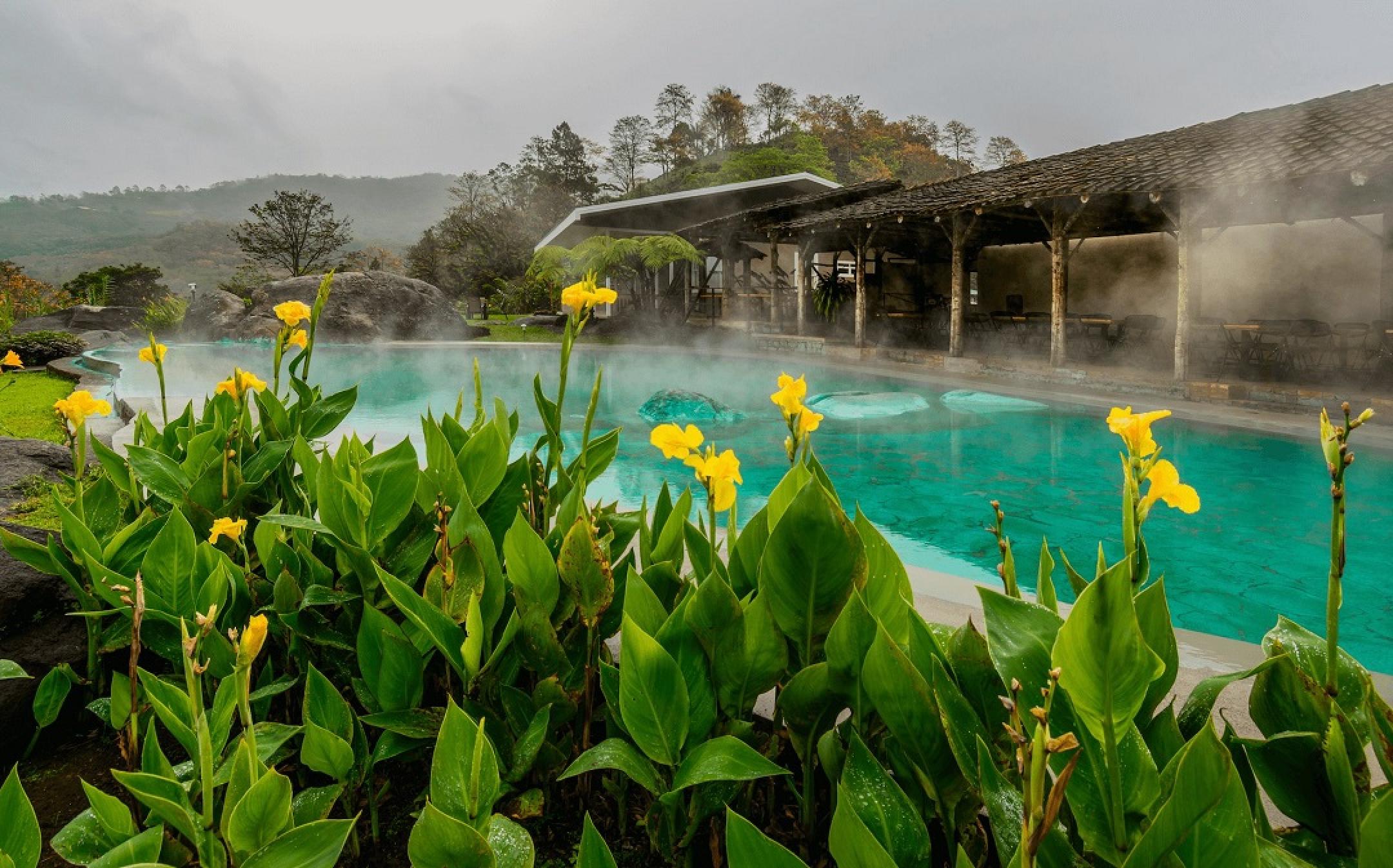 Irazu Volcano and Hacienda Orosi Hot Springs Orosi