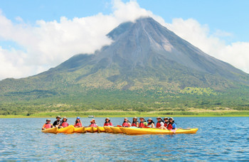 Kayaking Lake Arenal photo 4