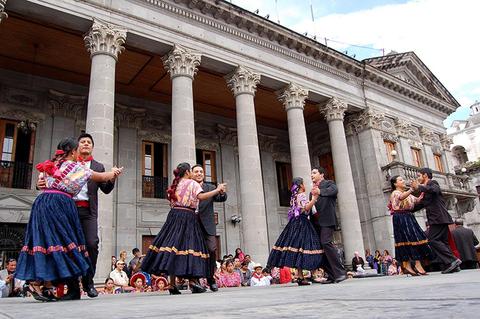 Know Quetzaltenango By The Tram Guatemala