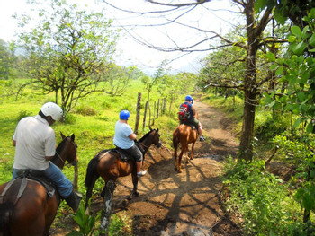 La Fortuna Waterfall Horseback Ride
