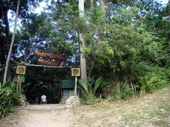 Lake Petén Itzá Zoo and Actún Kan Caves Tour photo 5