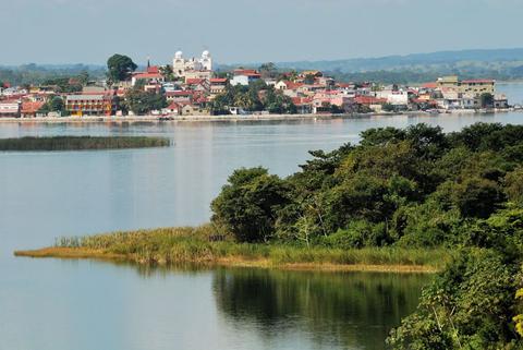 Lake Petén Itzá Zoo and Actún Kan Caves Tour