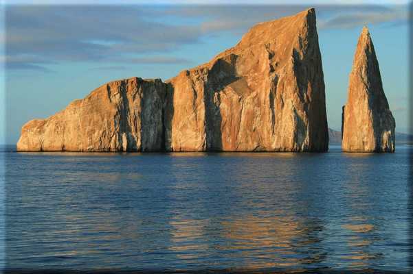 Kicker Rock - Leon Dormido Island Tour