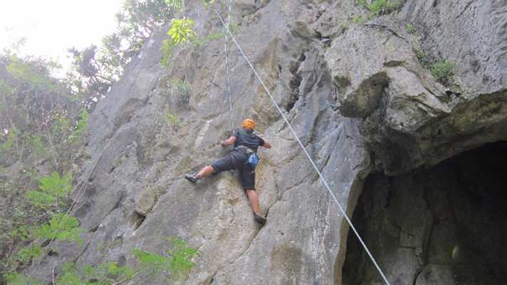 Marble Mountain Rock Climbing