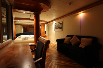 Crucero FC Millennium Islas Galápagos photo 2