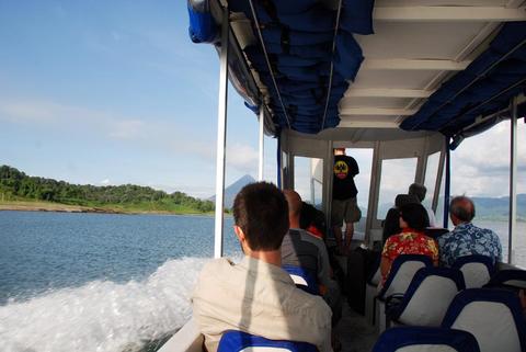 Taxi-Boat-Taxi Monteverde to Arenal Costa Rica