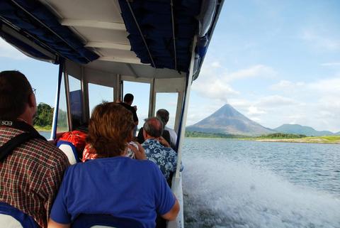 Taxi-Boat-Taxi Monteverde to Arenal Costa Rica