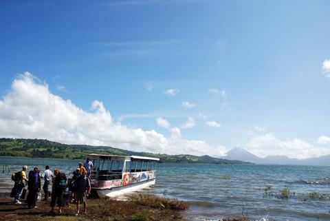 Taxi-Boat-Taxi Monteverde to Arenal Costa Rica