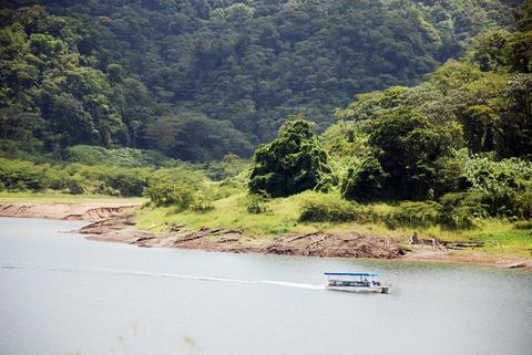 Taxi - Bote - Taxi Privado Monteverde hacia Arenal