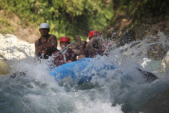 Rafting por el Río Naranjo - Sección Chorro photo 5