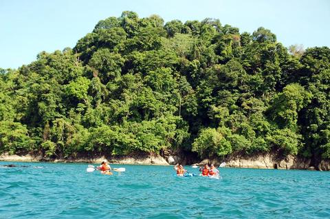 Ocean Kayaking and Snorkeling Manuel Antonio Costa Rica