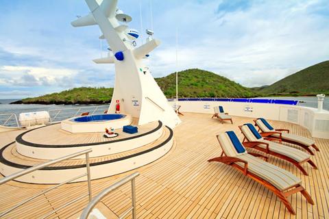 Luxury Ocean Spray Cruise Galápagos Islands