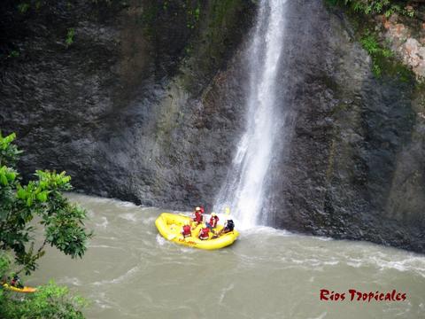 Pacuare River Rafting Class III-IV Costa Rica