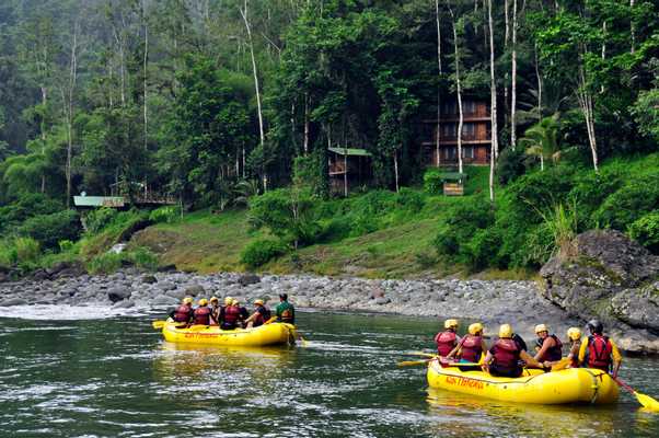 Pacuare River Rafting Class III-IV 
