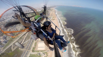 Paragliding Tour of Lima photo 3