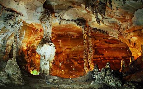 Phong Nha Cave & Paradise Cave Tour Vietnam