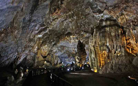 Phong Nha Cave & Paradise Cave Tour photo 2