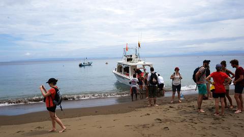 Plata Island Full-Day Tour