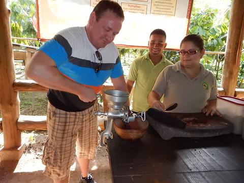 Pure Trek & Chocolate Tour Combo Costa Rica