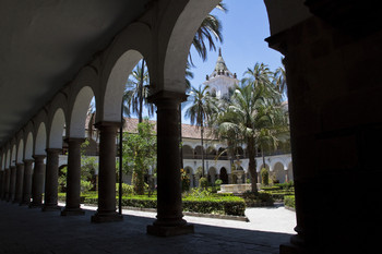 Quito City Tour and Middle of the World photo 5