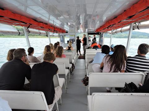 Ride Costa Rica Taxi-Boat-Taxi