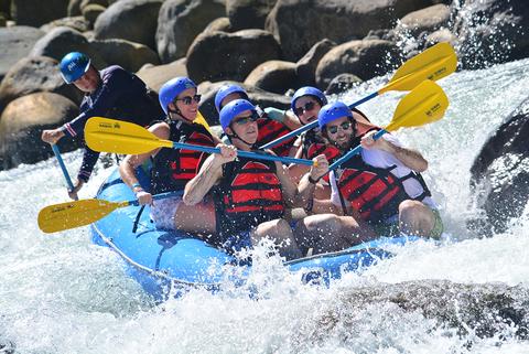 Rafting de clase III - IV en el Río Sarapiquí 