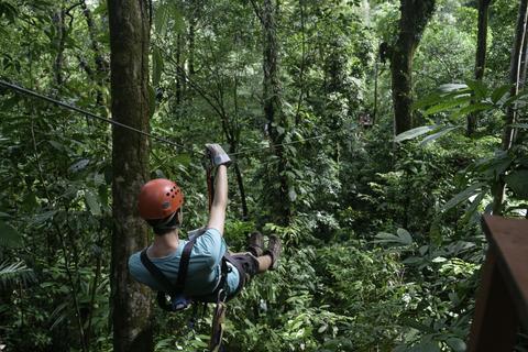 Tour en Tirolesa el Vuelo del Tucán