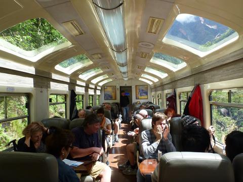 Tren Vistadome - De Ollantaytambo hacia Aguas Calientes Peru