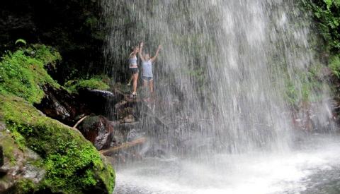 Caminata a la Cascada