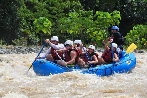 Rafting en el Río Naranjo