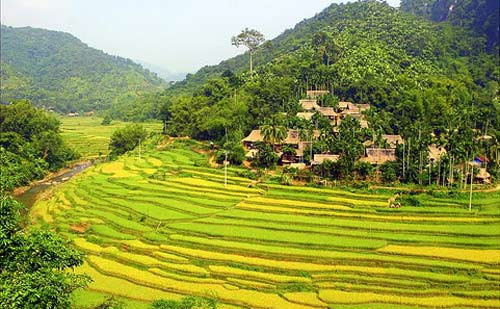 Mai Chau to Pu Luong - Trekking Through Hidden Villages photo