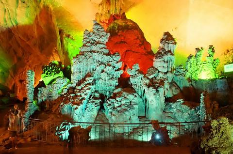 Phong Nha cave - Paradise cave Tour from Dong Hoi Vietnam