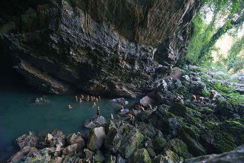 Phong Nha Trekking Join Tour Vietnam