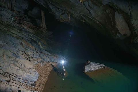Phong Nha Trekking Join Tour Vietnam