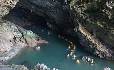 Phong Nha Trekking Join Tour Vietnam