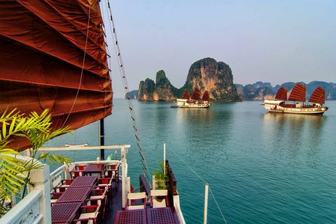 Red Dragon Junk 5 Cabin Vietnam