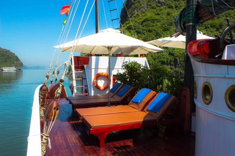 Red Dragon Junk 5 Cabin Vietnam